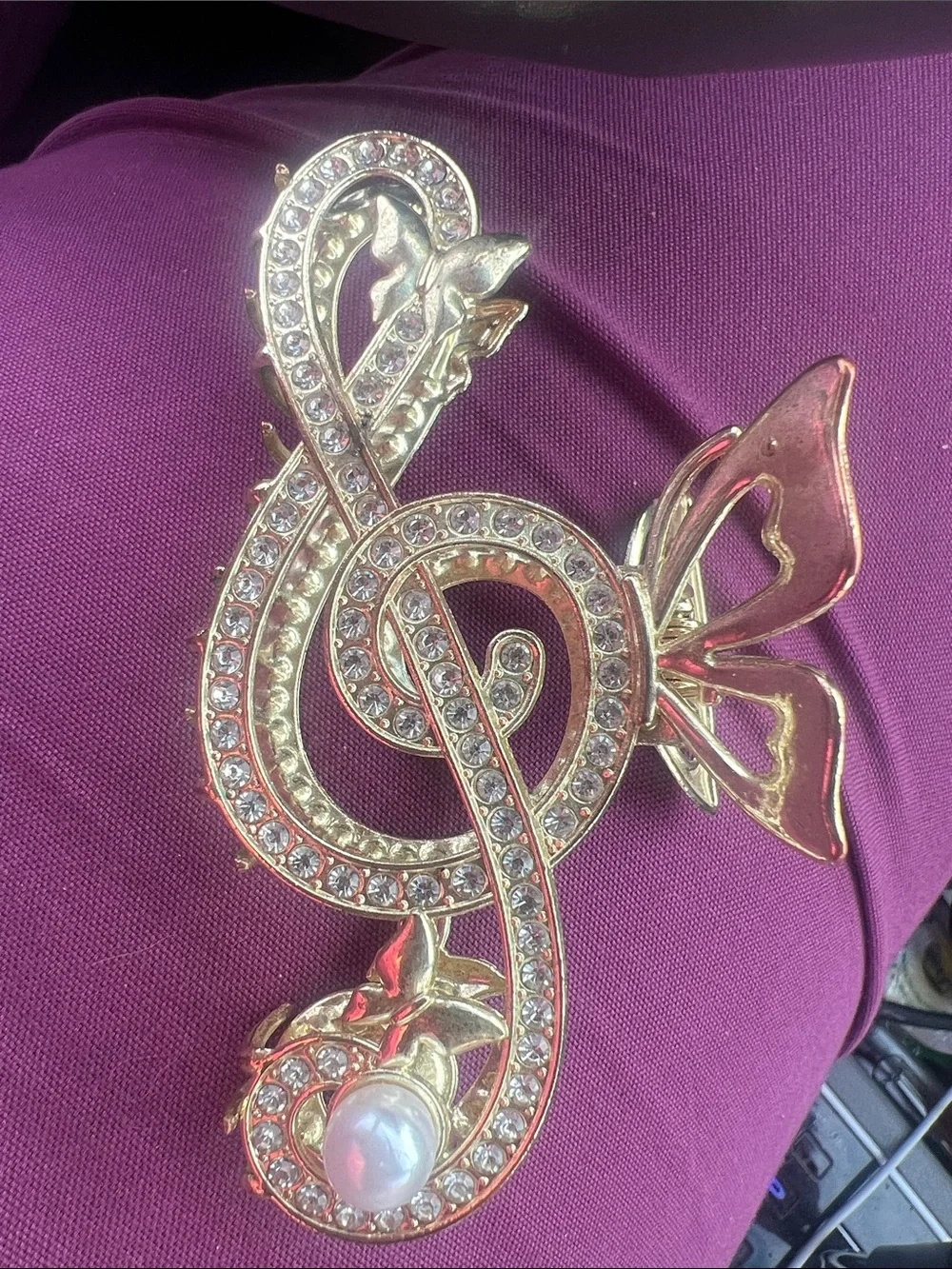 Gold Tone Treble Clef Crystal & Pearl Hair Clip  - Elegant Music Note Pin